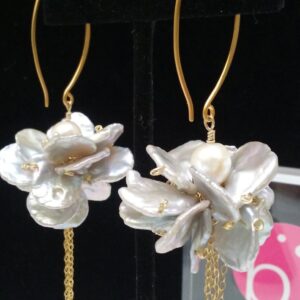 Product Image: Abundance Petal Pearl Earrings