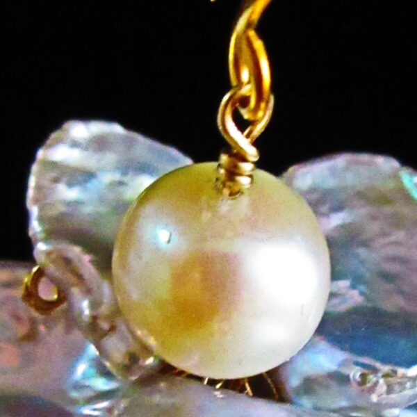 Product Image: Abundance Petal Pearl Earrings