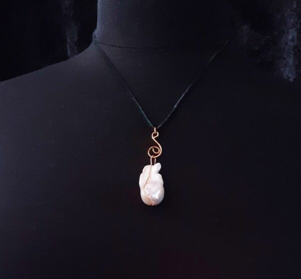 Product Image: Pendant: Large White Fireball Pearl with Leather