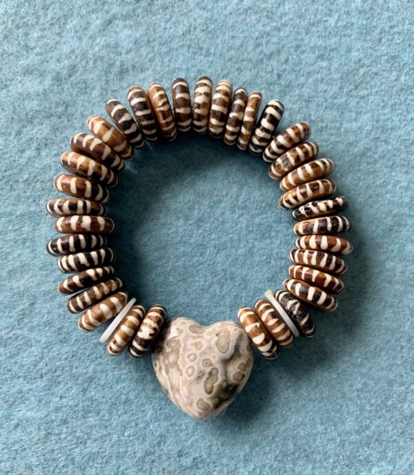 Product Image: Agate Heart Bracelet