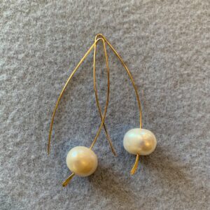 Product Image: Bronze Simple Pearl Earrings