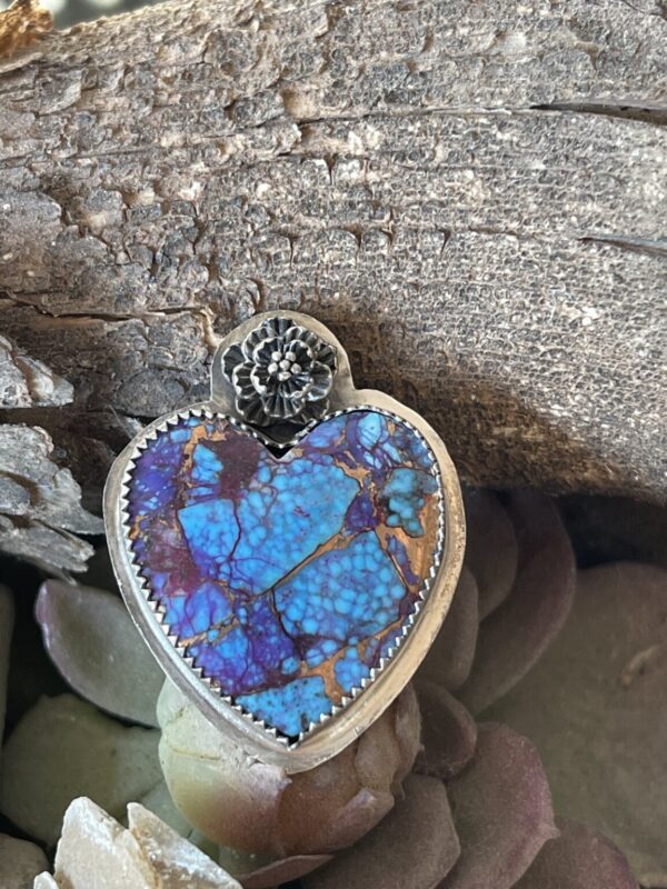 Product Image: Mohave Kingman Turquoise Heart Flower Ring Size 7