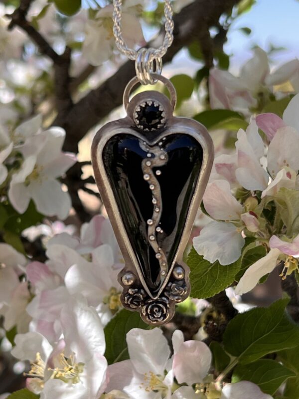 Product Image: Black Heart Lampwork w/3 Roses Necklace