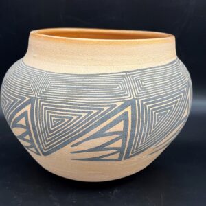 Product Image: Zelda Stoneware_Black Mountain Pot