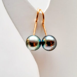Product Image: Minimalist Earwire with Peacock Pearl