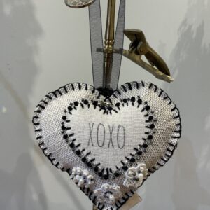 Product Image: Embroidered Neutral Heart -04