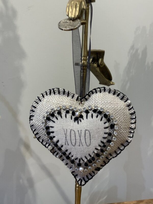 Product Image: Embroidered Neutral Heart -06