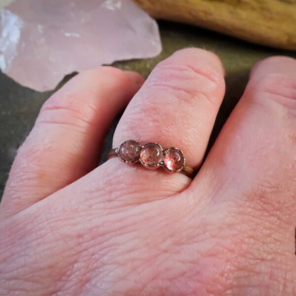 Product Image: Strawberry Quartz 3 Stone Ring | Copper | Size 6.75