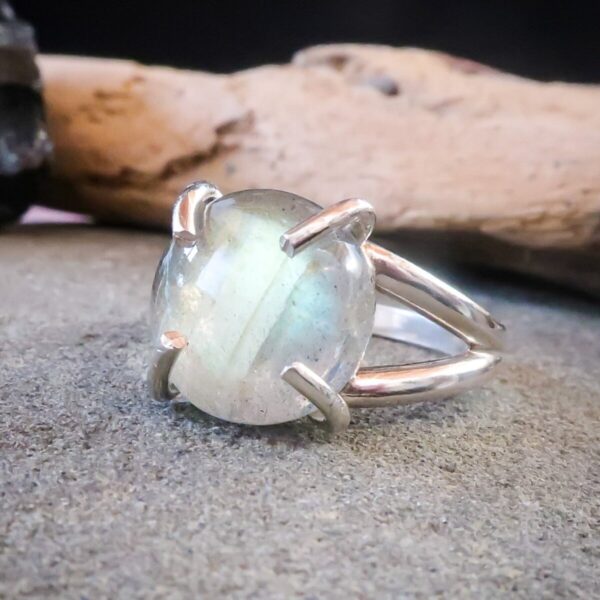 Product Image: Labradorite Transformation Ring | Sterling Silver | Size 8