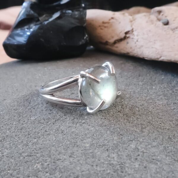 Product Image: Labradorite Transformation Ring | Sterling Silver | Size 8