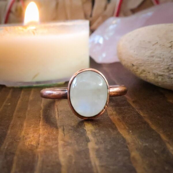 Product Image: Rainbow Moonstone Ring | Copper | Size 7.5