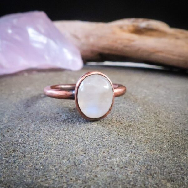 Product Image: Rainbow Moonstone Ring | Copper | Size 7.5