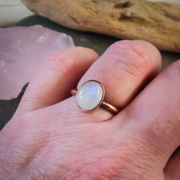 Product Image: Rainbow Moonstone Ring | Copper | Size 7.5