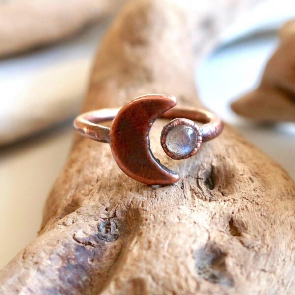 Product Image: Labradorite Eclipse Ring | Copper