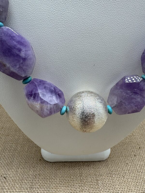Product Image: Necklace: Amethyst Faceted Slabs, Turquoise, Satin Finish 25 mm Silver Bead, S Hook Clasp 19″