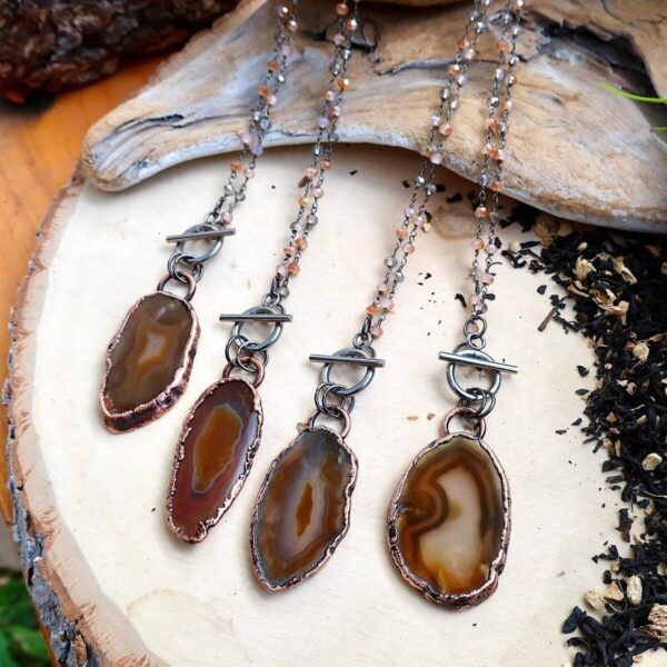Product Image: Unique Agate Slice Necklace with Copper Elegance