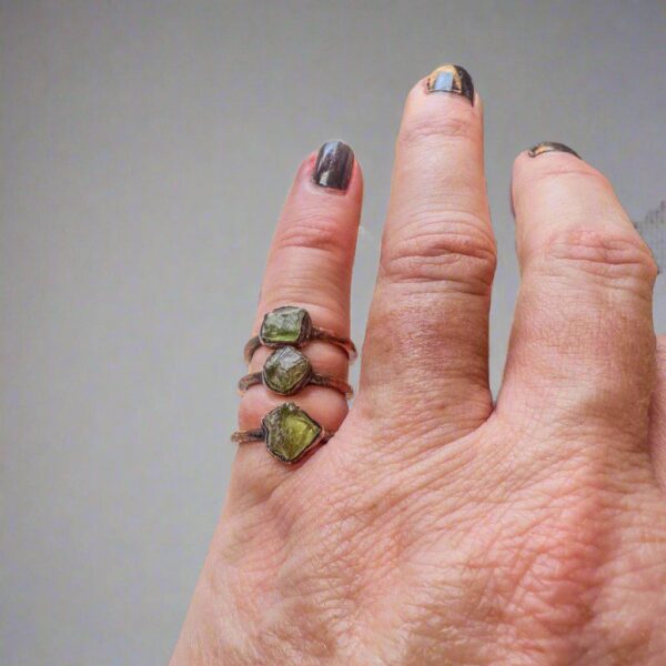 Product Image: Handmade Raw Chrome Diopside Ring in Copper Boho Style