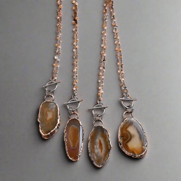 Product Image: Unique Agate Slice Necklace with Copper Elegance