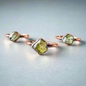 Product Image: Raw Chrome Diopside Ring – Handcrafted Copper Talisman For Heart Healing