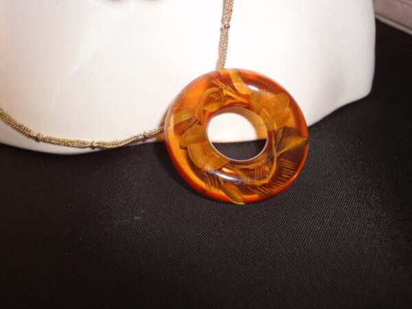 Product Image: Vintage Bakelite Circle Necklace