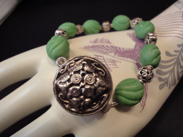 Product Image: A Little Bit of Victoriana Button Bracelet