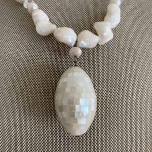 Product Image: An Abalone/Pearl Vision in Creme