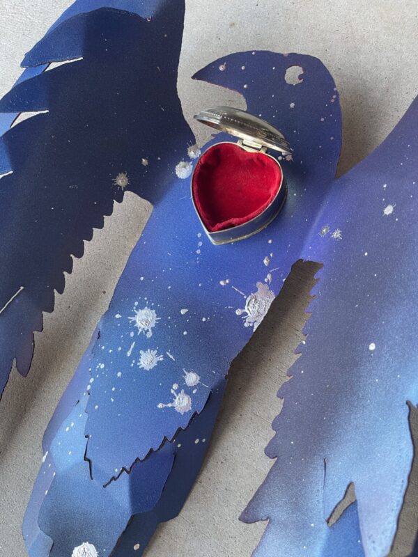 Product Image: Open your heart Sculpture