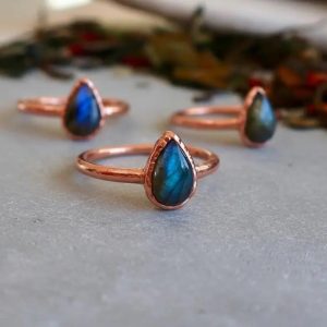 Santa Fe Marketplace Labradorite Ring – Handcrafted Copper Talisman for Inner Clarity Product Image: Labradorite Ring – Handcrafted Copper Talisman for Inner Clarity