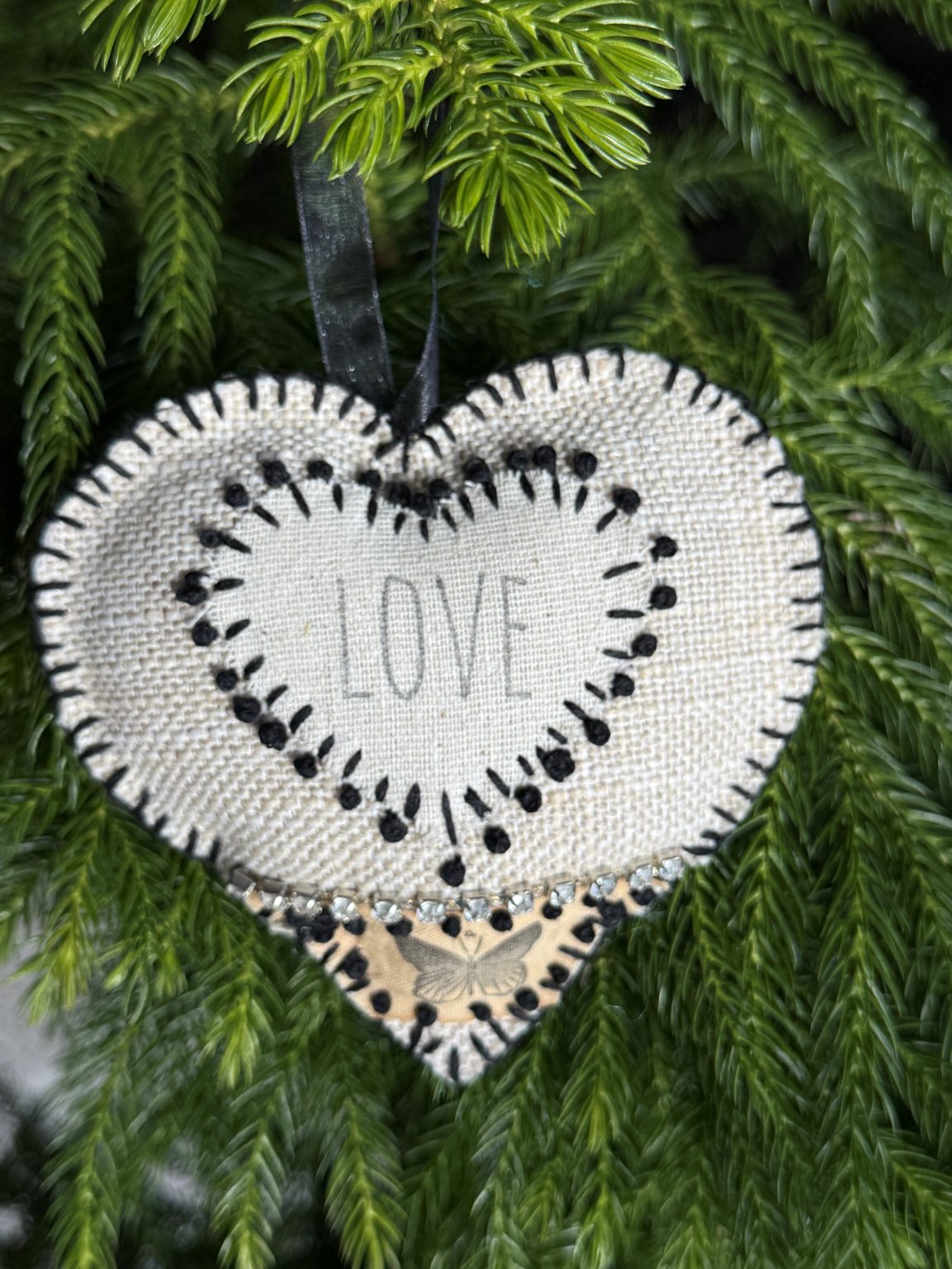 Santa Fe Marketplace Hand Embroidered Love Heart Ornaments #7 – By Annette Colby Product Image: Hand Embroidered Love Heart Ornaments #7 – By Annette Colby