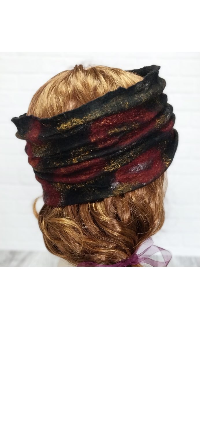 Santa Fe Marketplace Infinity Head/Neck Warmer (black, red, gold) Product Image: Infinity Head/Neck Warmer (black, red, gold)