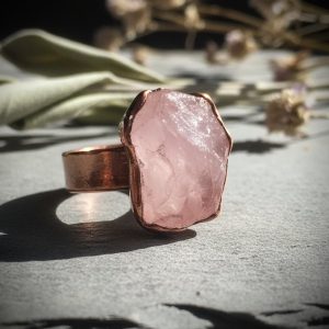 Santa Fe Marketplace Raw Rose Quartz Wide Band Statement Ring | Electroformed Copper | Made to Order Product Image: Raw Rose Quartz Wide Band Statement Ring | Electroformed Copper | Made to Order
